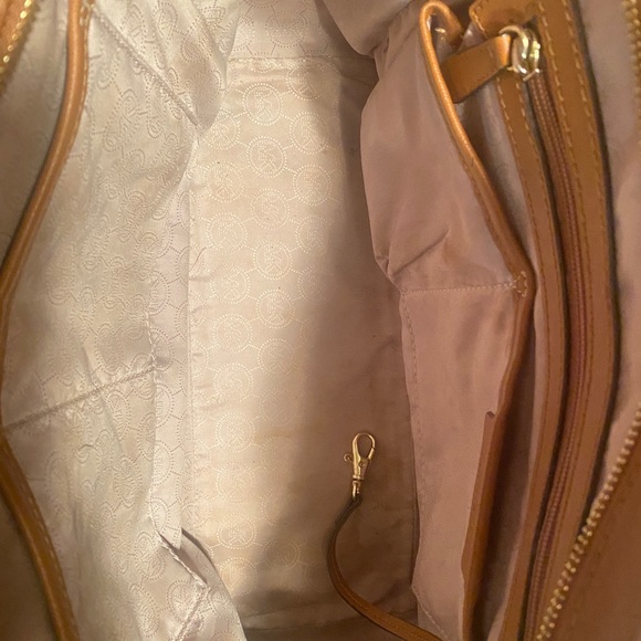 Michael Kors structure bag. - Picture 5 of 5